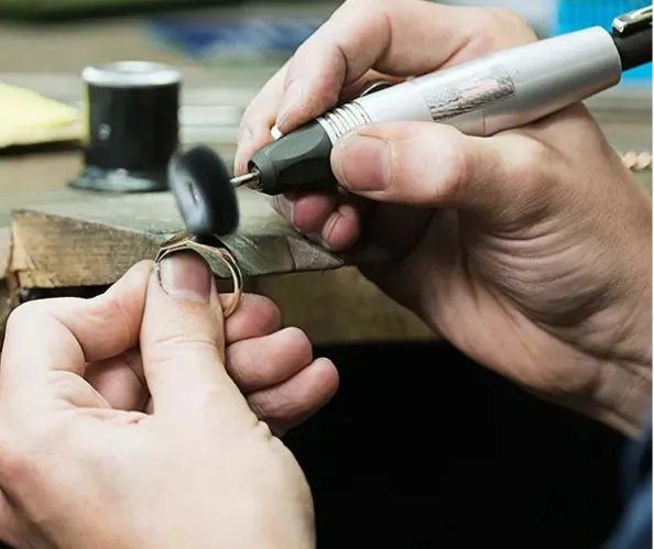 Mài Dũa, Lắp Ráp: Kỹ Thuật Chế Tác Trang Sức Cơ Bản