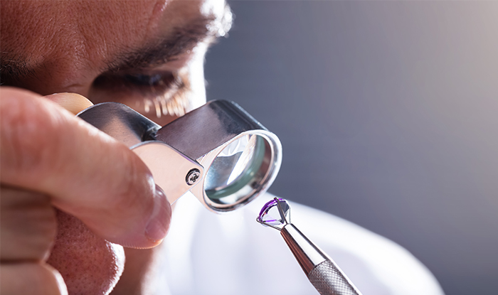 Chế tác đá quý