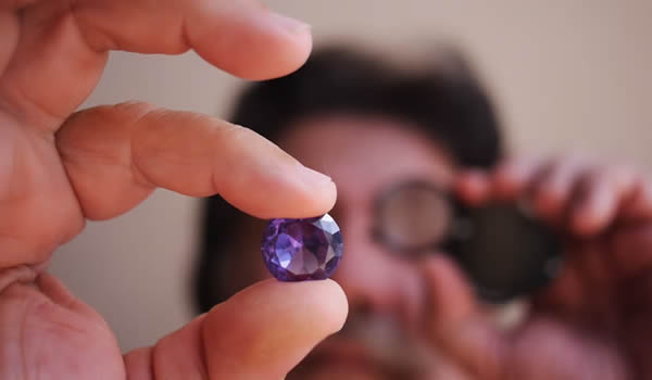 Giám Định Đá Quý