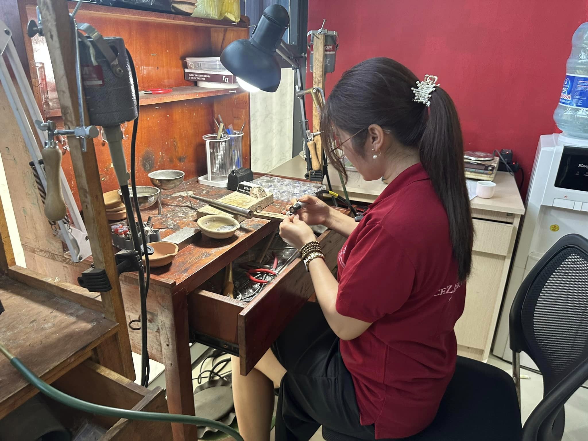 Đào Tạo Nhân Viên Tiệm Vàng Chuyên Nghiệp