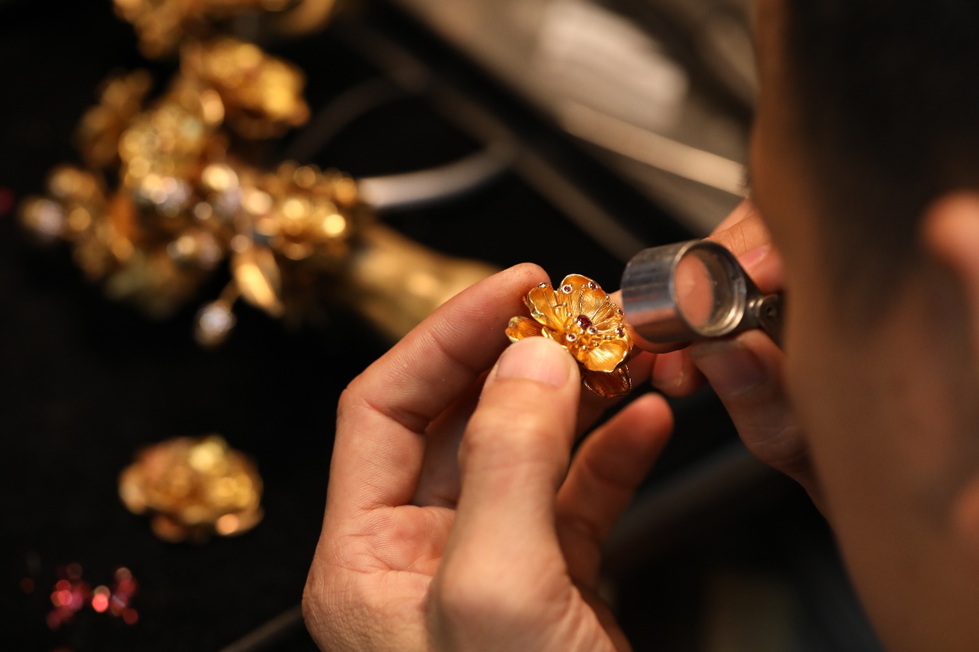 Thợ Kim Hoàn Kiếm Được Bao Nhiêu?