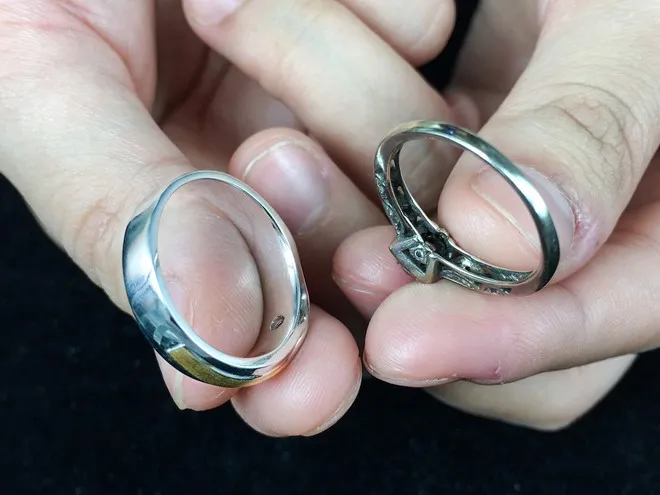 nhẫn cưới bị xỉn màu