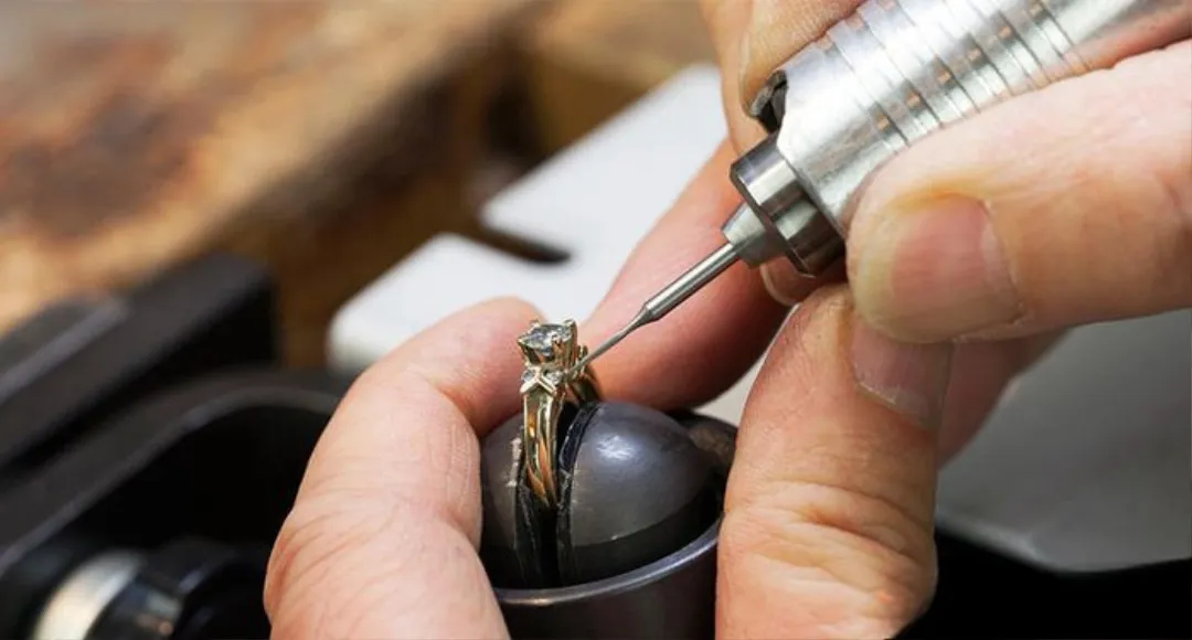 kỹ thuật đính đá nhẫn cưới