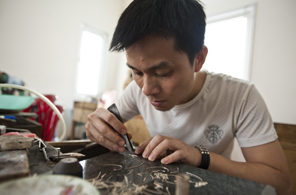 chế tác vàng bạc